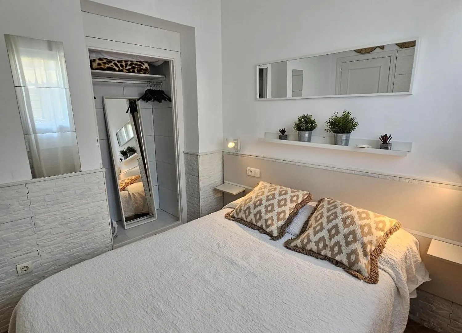 Pedregalejo Beach House Apartment Malaga 0*,